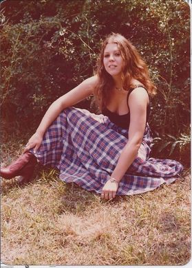 Simone Ridinger on the grass